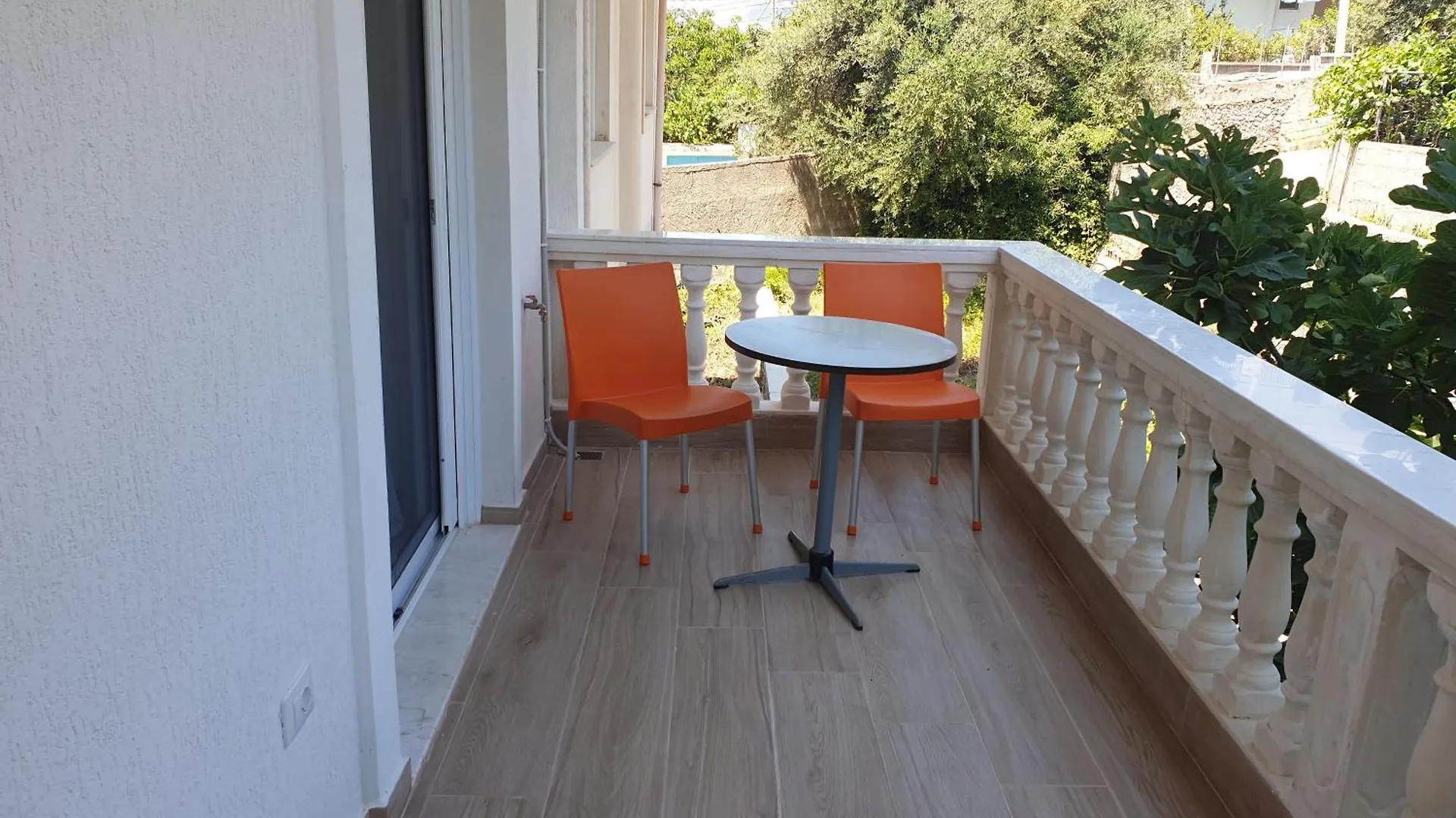 Rooms By George Dhermi 0*,  Albania