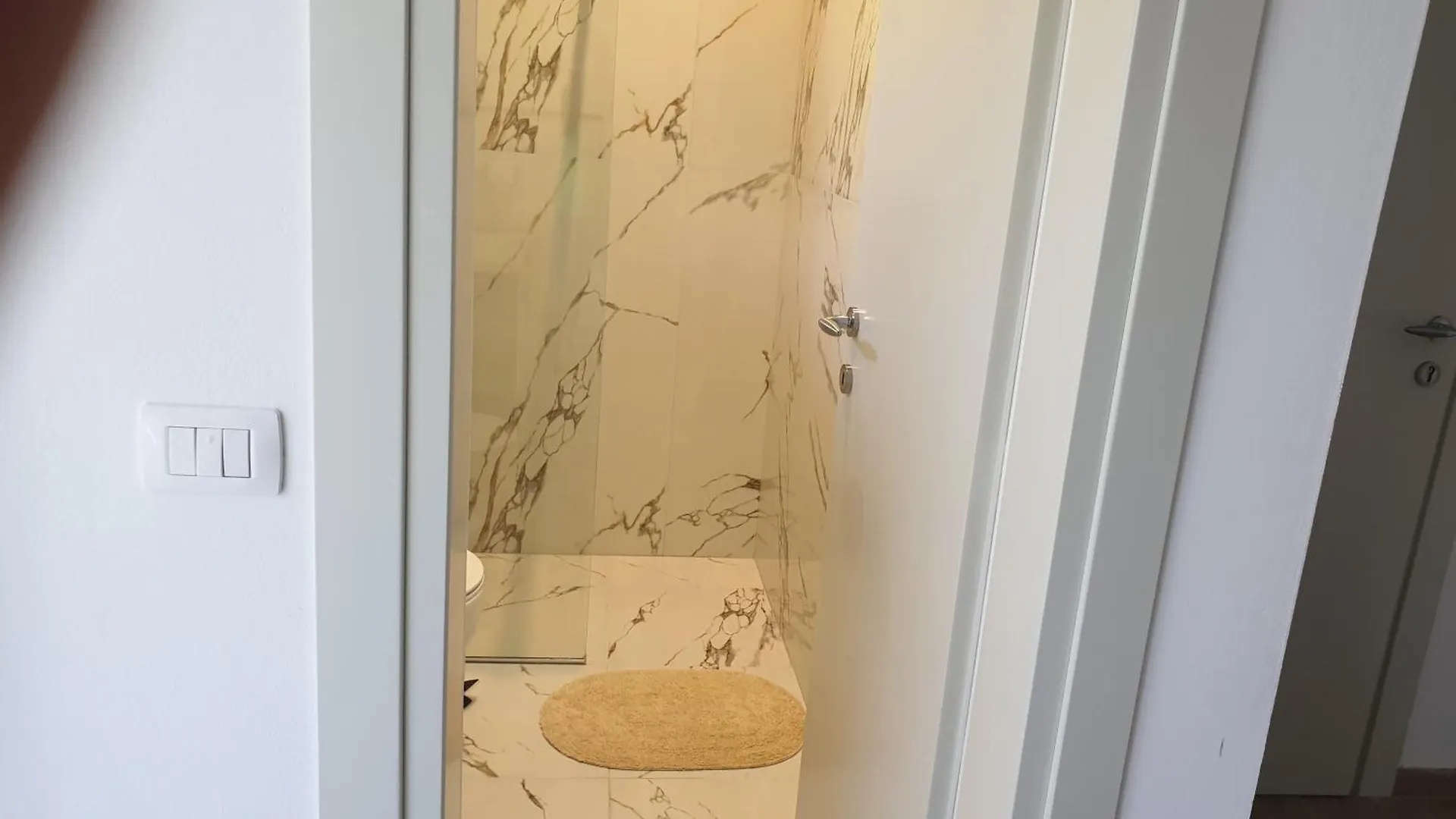 Rooms By George Dhermi Apartment