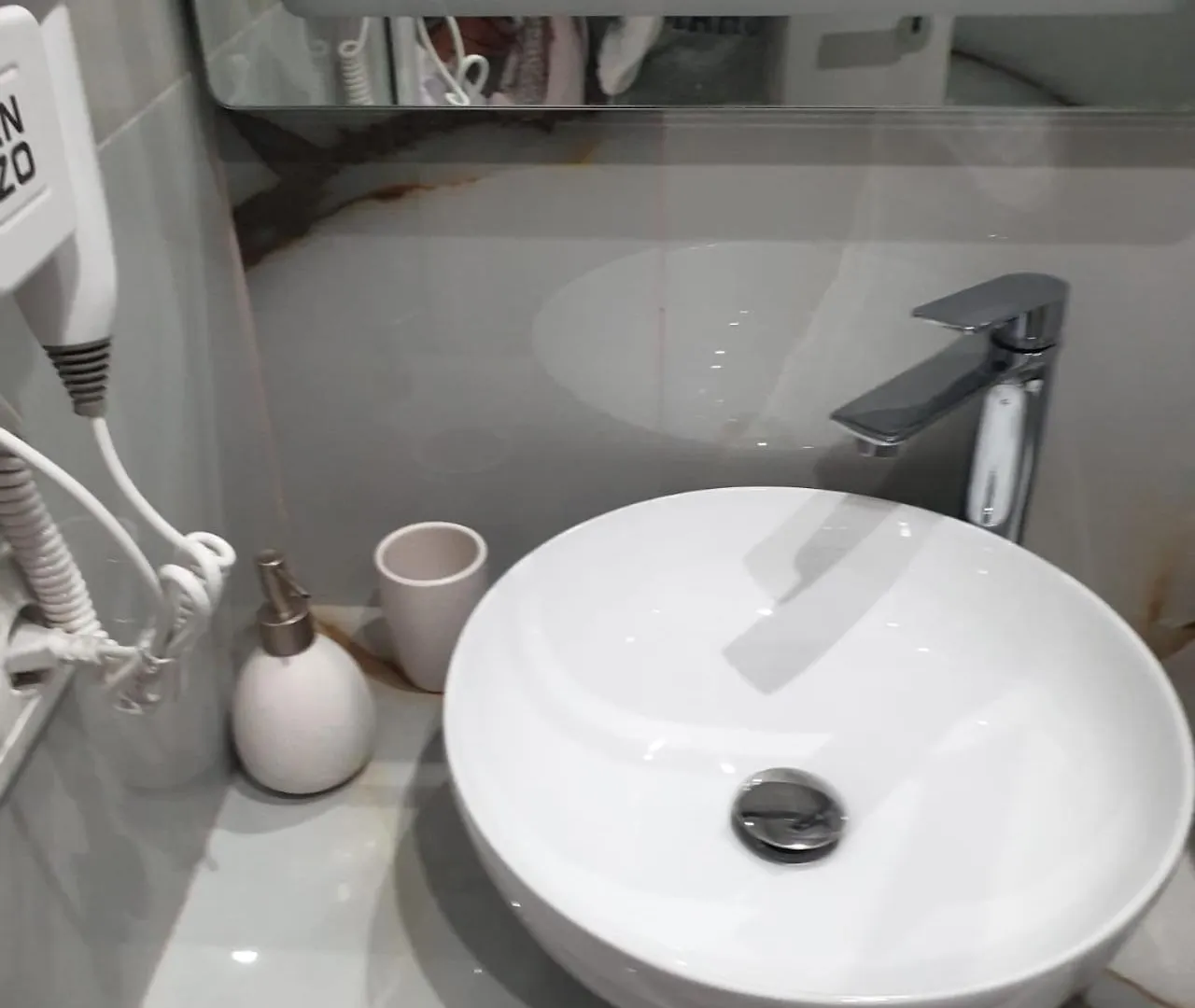 Rooms By George Dhermi Apartment