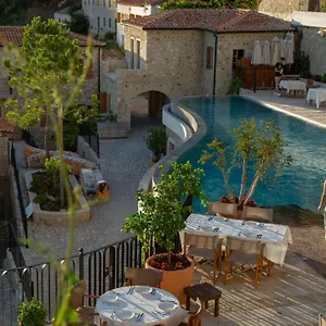 Zoe Hora Resort